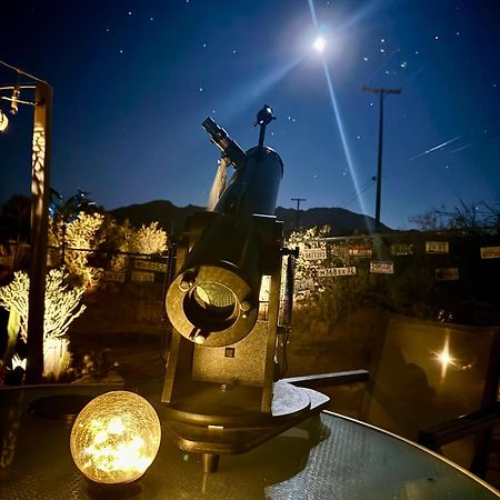 Float Pool, Hot Tub, Sauna, Views, Telescope-Skywatchers Haven Джошуа-Три Экстерьер фото